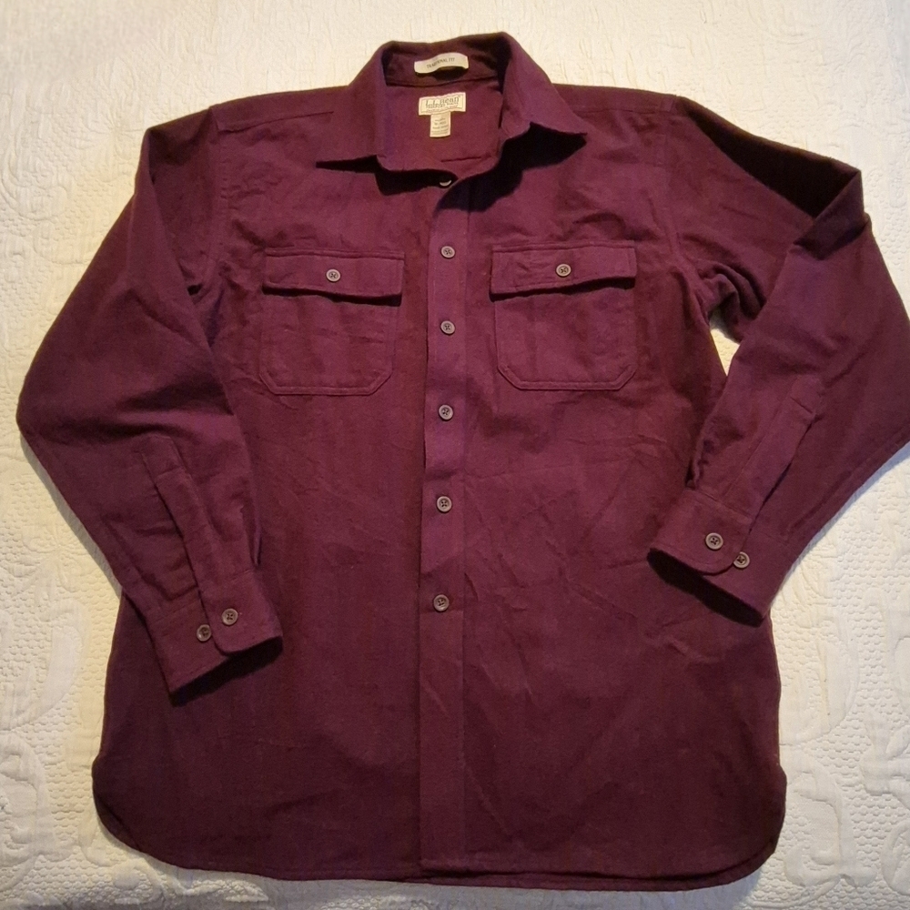 L.L. Bean men's Chamois Cloth Medium long sleeve shirt Deep Wine NWOT